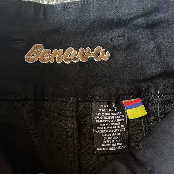 BENAVA BLACK SHORTS - Picture 3 of 3